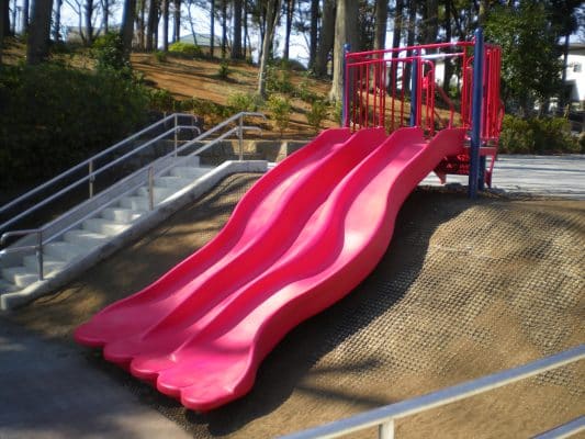 神奈川県横浜市　しらとり台第四公園にプライムタイム複合遊具