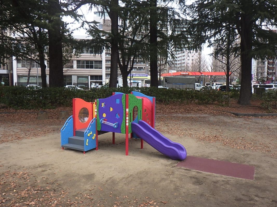 宮城県仙台市錦町公園幼児用複合遊具