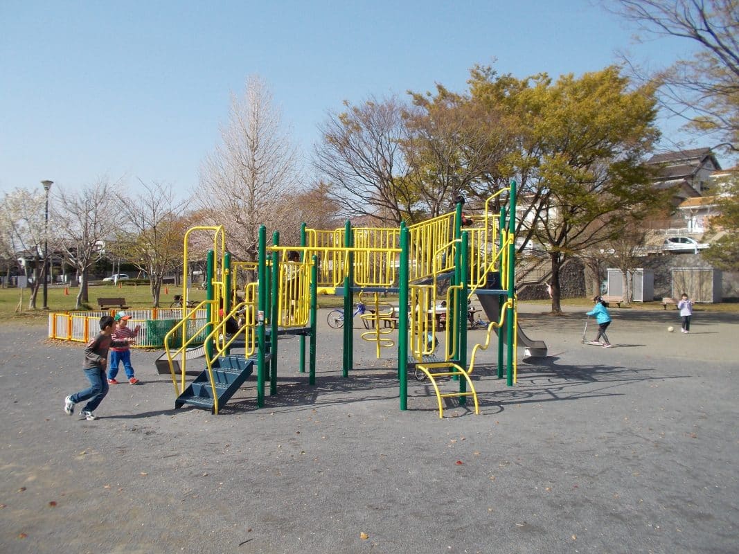 神奈川県横浜市本郷台中央公園複合遊具