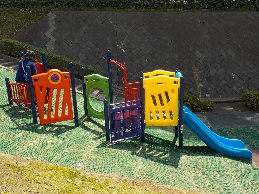 神奈川県横浜市堀口第三公園幼児向け複合遊具