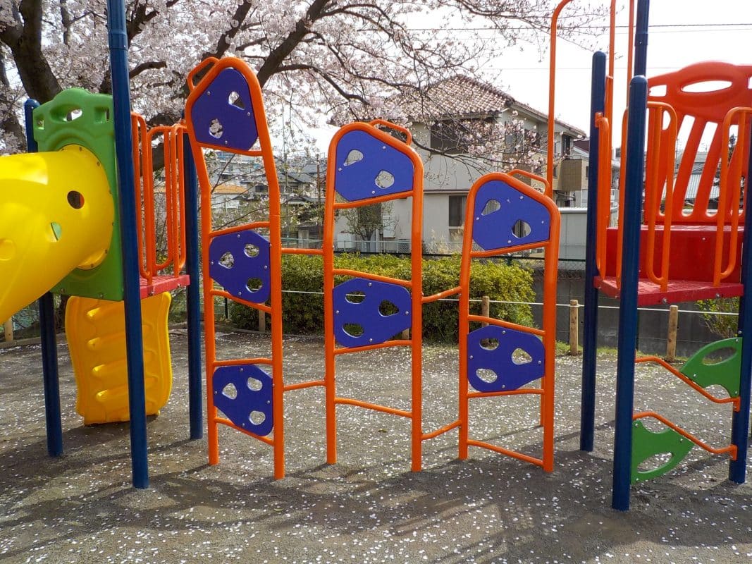 神奈川県藤沢市大鋸丸山公園複合遊具