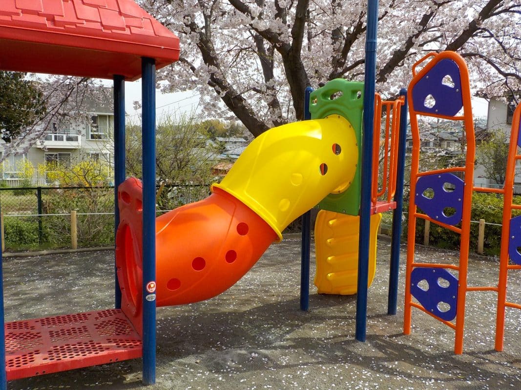 神奈川県藤沢市大鋸丸山公園複合遊具