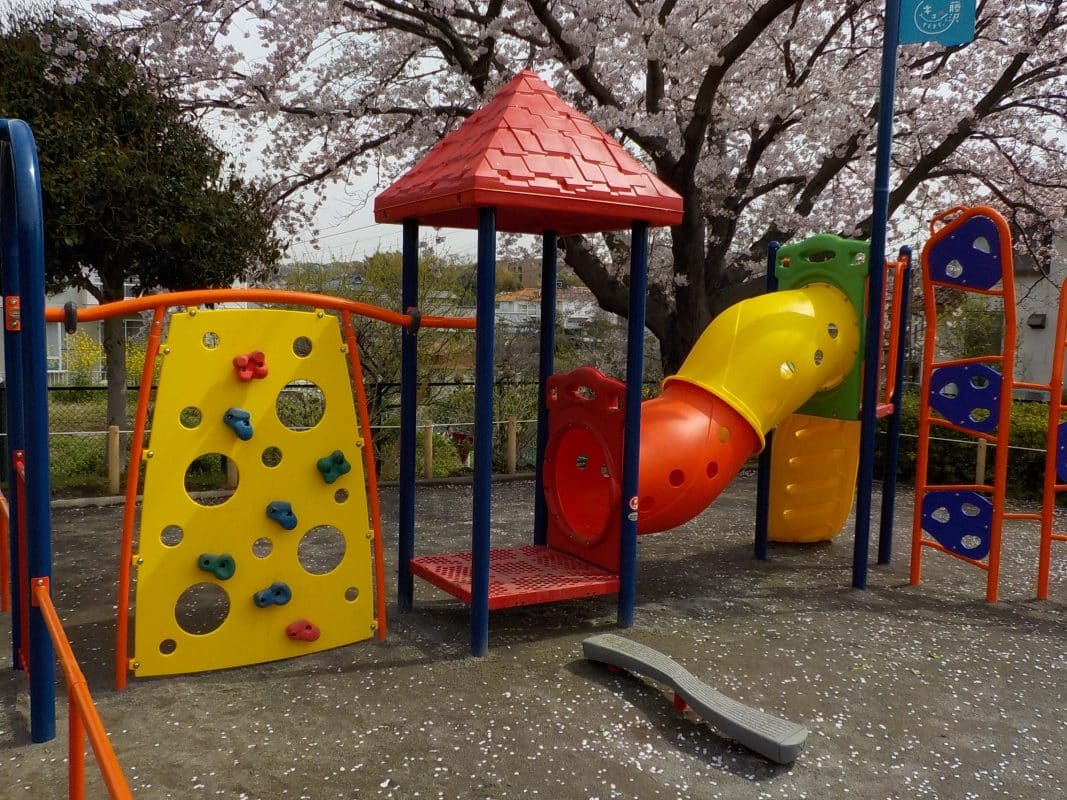 神奈川県藤沢市大鋸丸山公園複合遊具