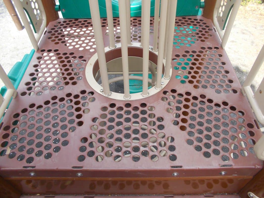 神奈川県川崎市東百合丘１丁目公園複合遊具と健康器具