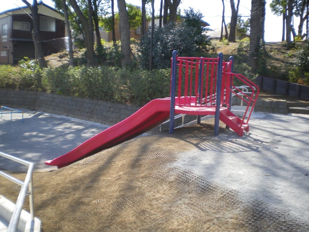 神奈川県横浜市　しらとり台第四公園にプライムタイム複合遊具