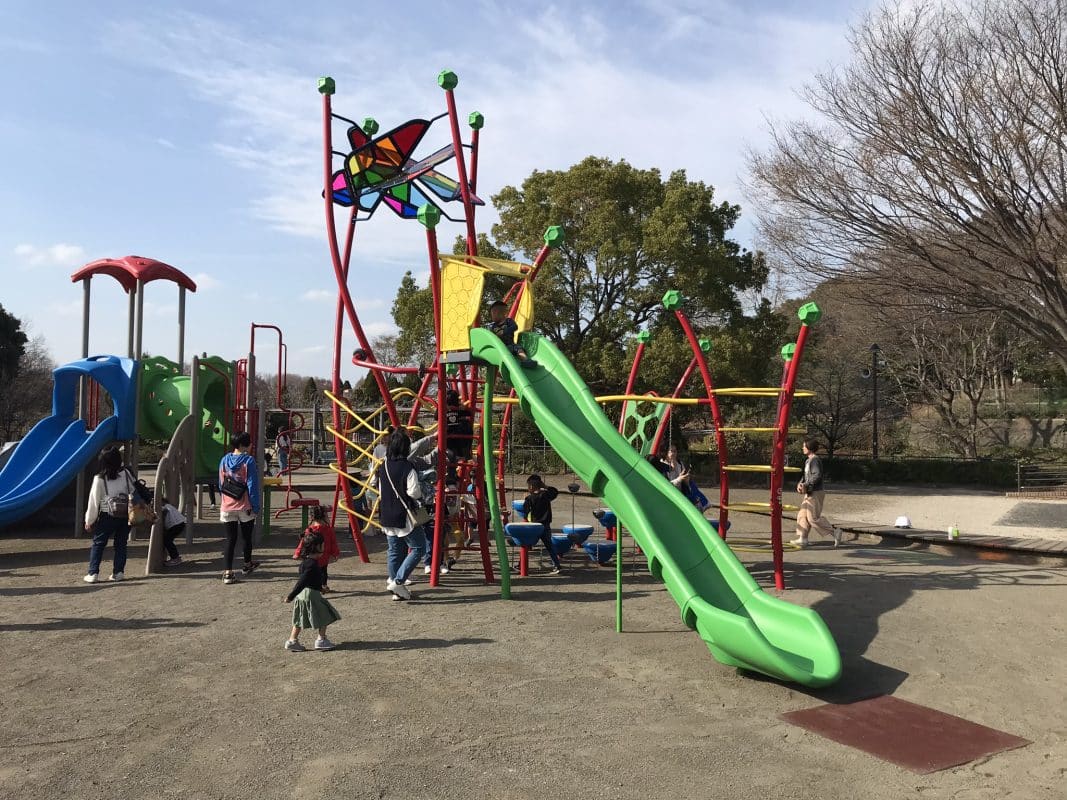 児童エリアの滑り台