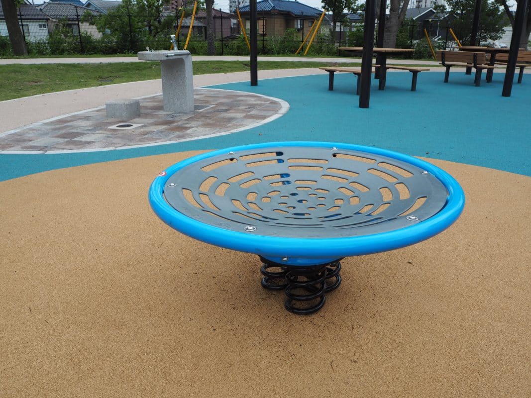 スプリング遊具