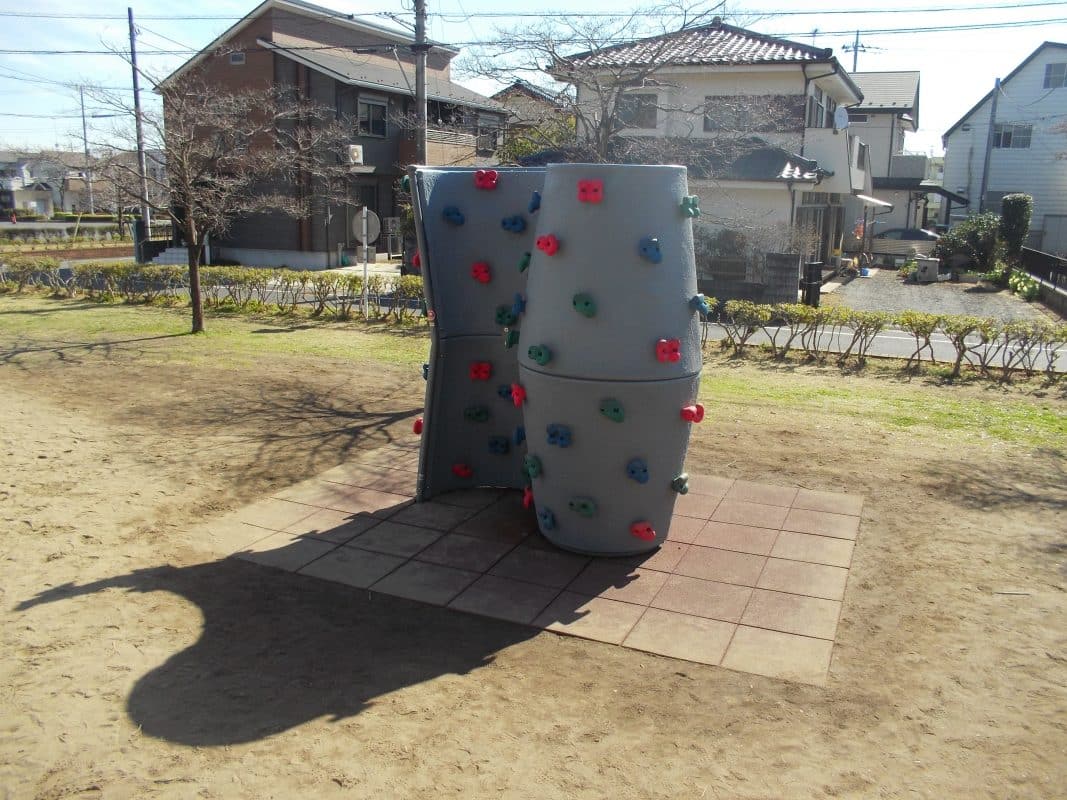 ウォールクライマー遊具